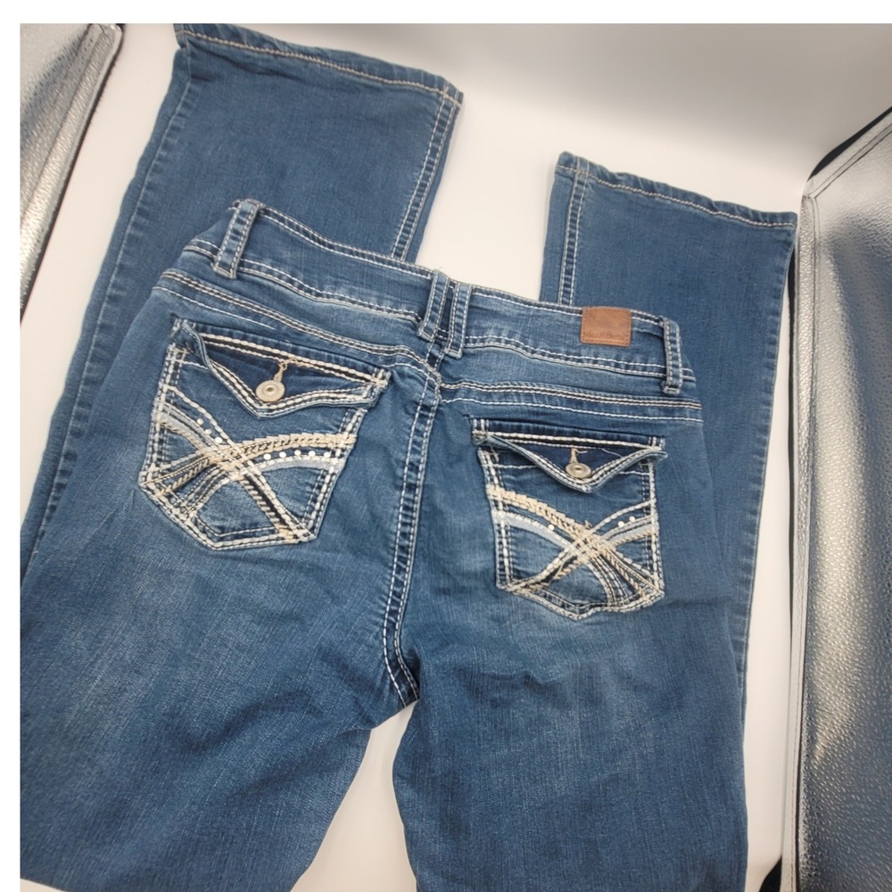WallFlower Luscious Curvy Bootcut Jeans Medium Wash Blue Embroidered Bling 31x30